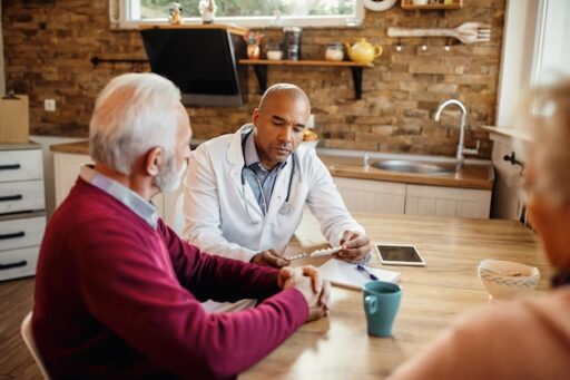 Kartal’da Evde Sağlık Hizmetleri Yaşlı Bireyler İçin Neden Daha Uygun?